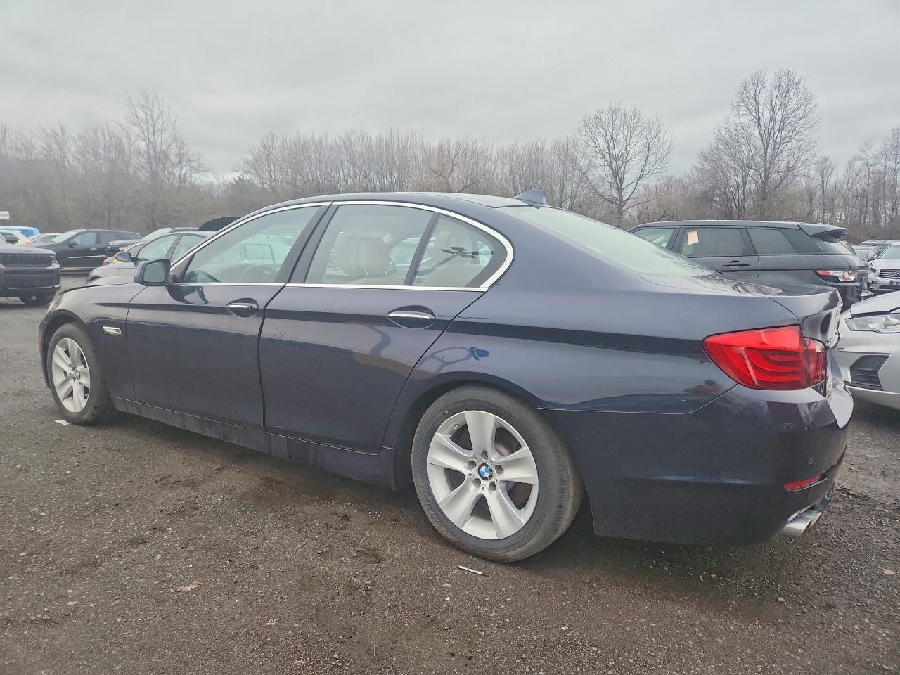 2013 BMW 528 Xi - Image 2