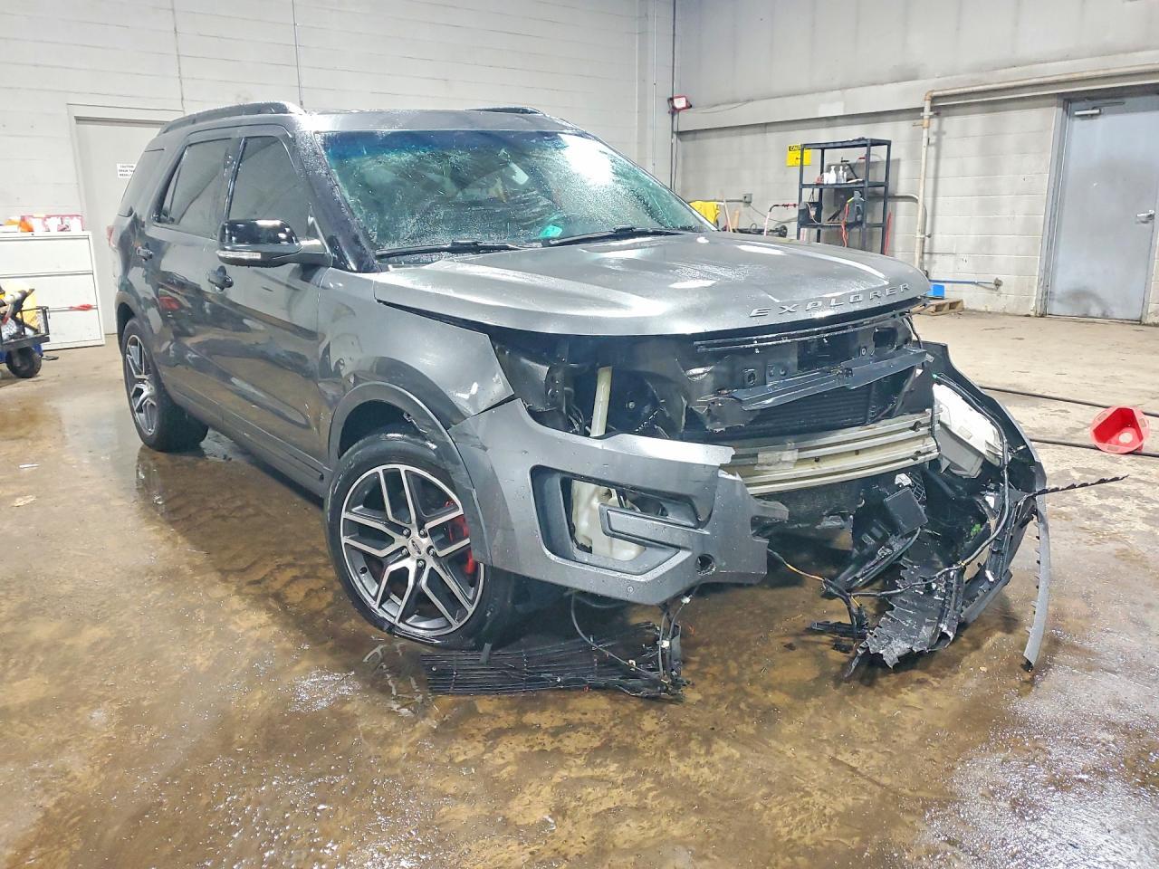 2016 Ford Explorer Sport - Фото 4