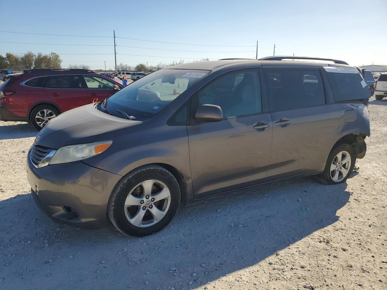 2015 Toyota Sienna Le 8-Passenger