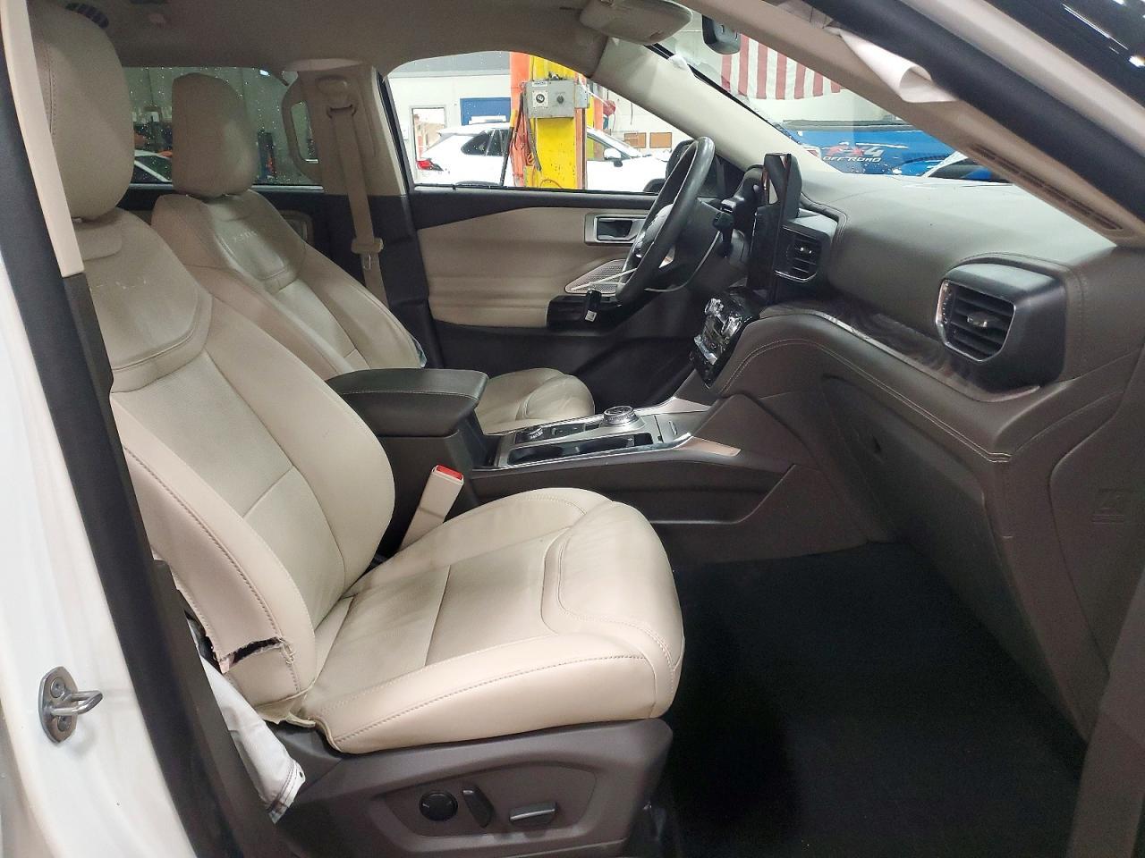 2023 Ford Explorer Platinum - Фото 7