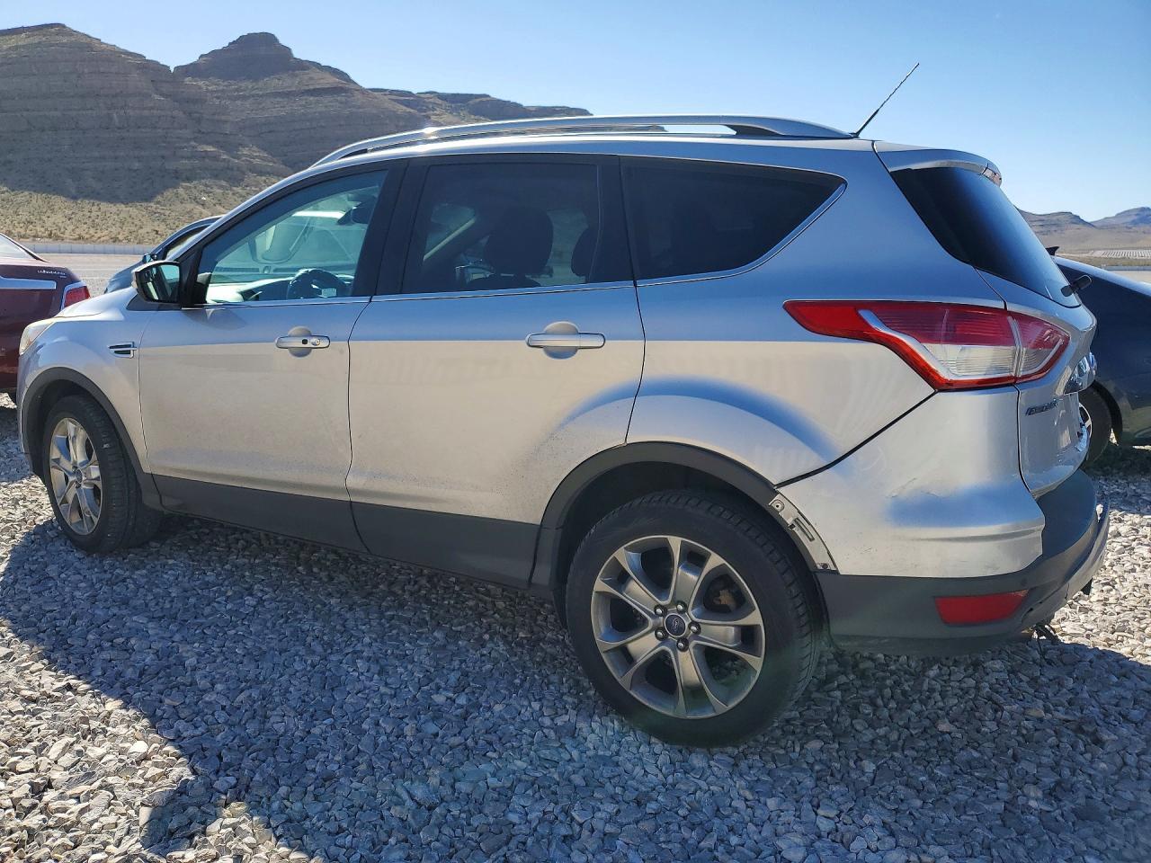 2015 Ford Escape Platinum - Фото 2
