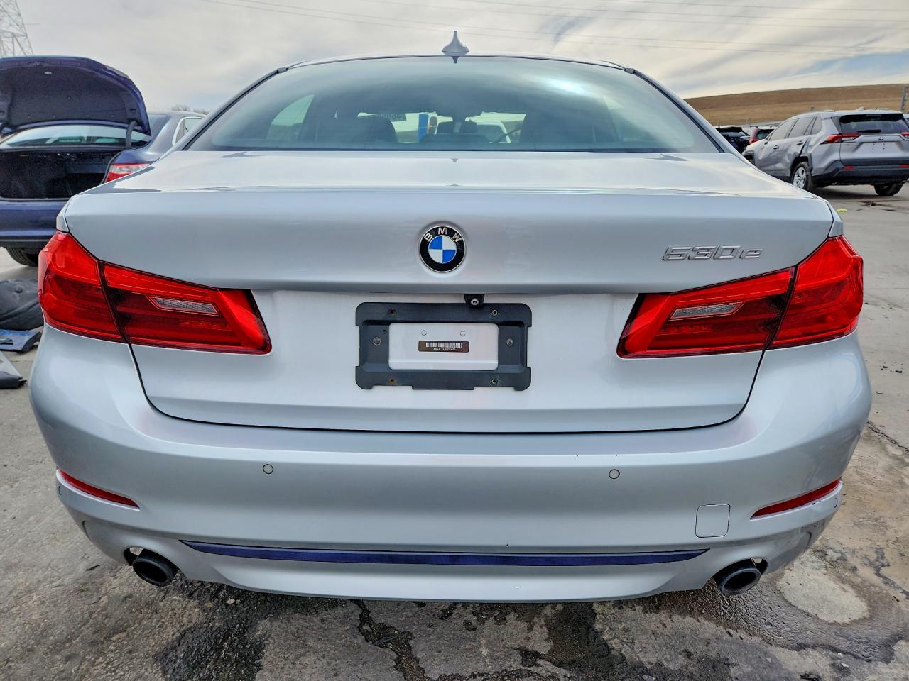 2019 BMW 530Xe - Фото 6