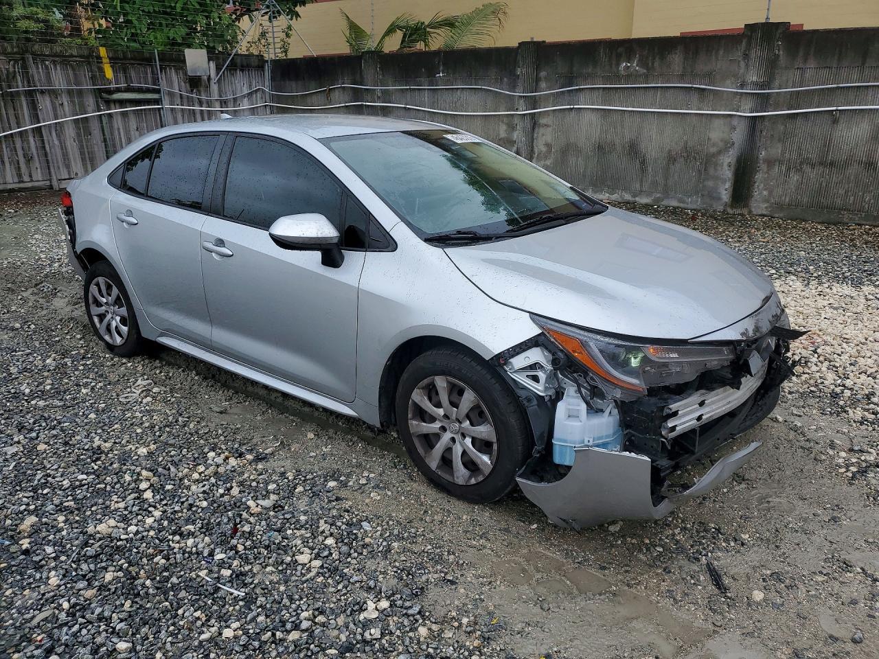 2020 Toyota Corolla Le - Image 4