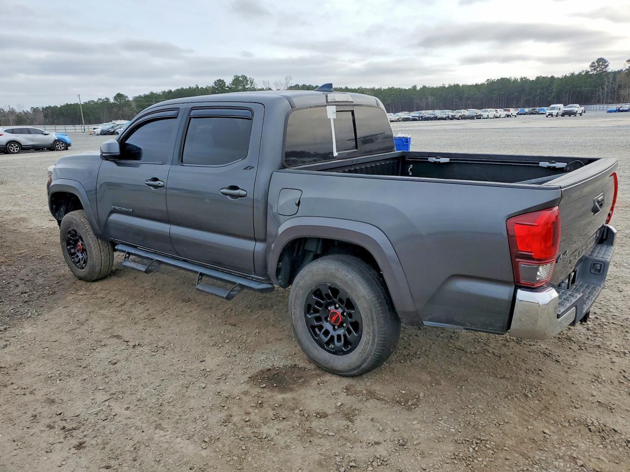 2019 Toyota Tacoma Sr5 V6 - Image 2