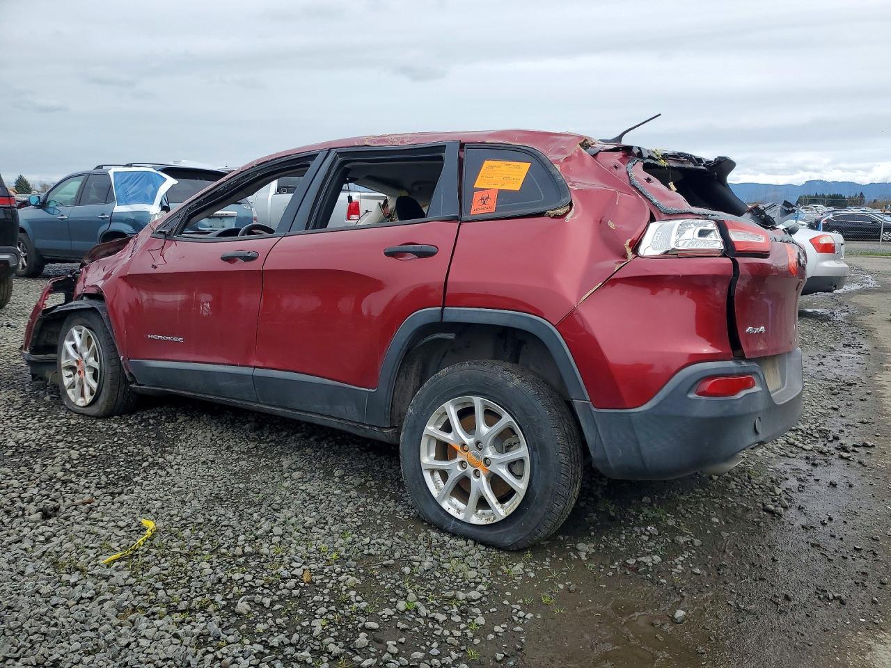 2015 Jeep Cherokee Sport - Фото 2