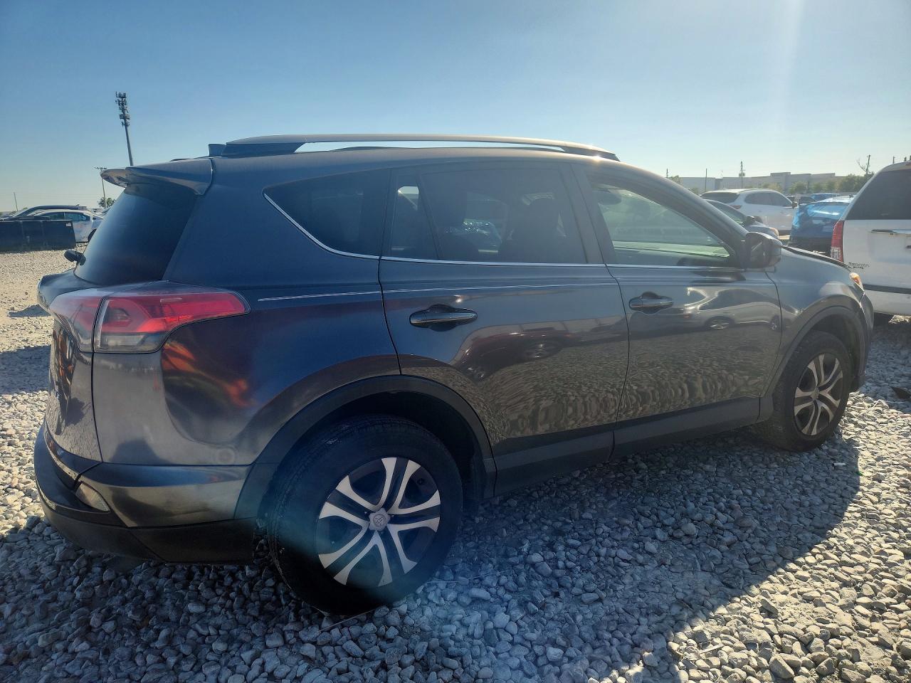 2017 Toyota Rav4 Le - Фото 3