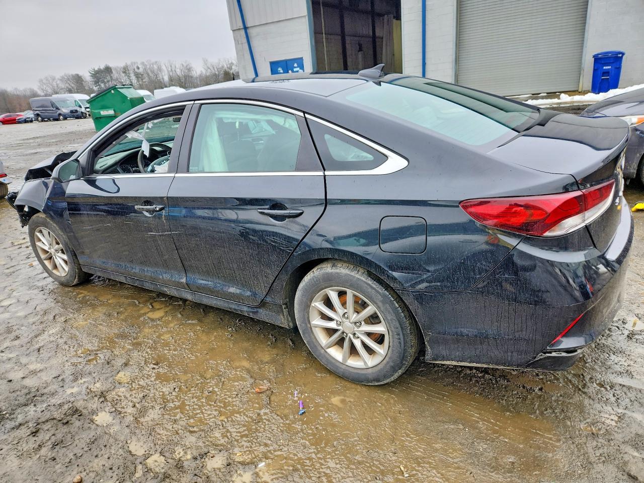 2019 Hyundai Sonata Se - Image 2