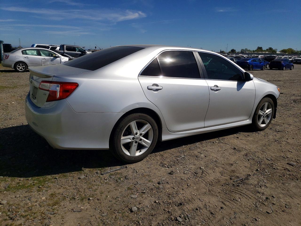 2013 Toyota Camry Se - Image 3