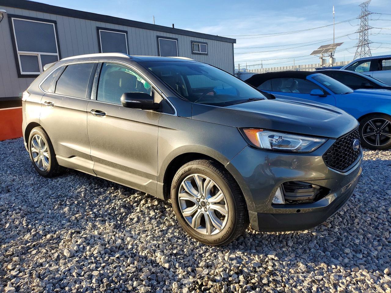 2020 Ford Edge Titanium - Image 4