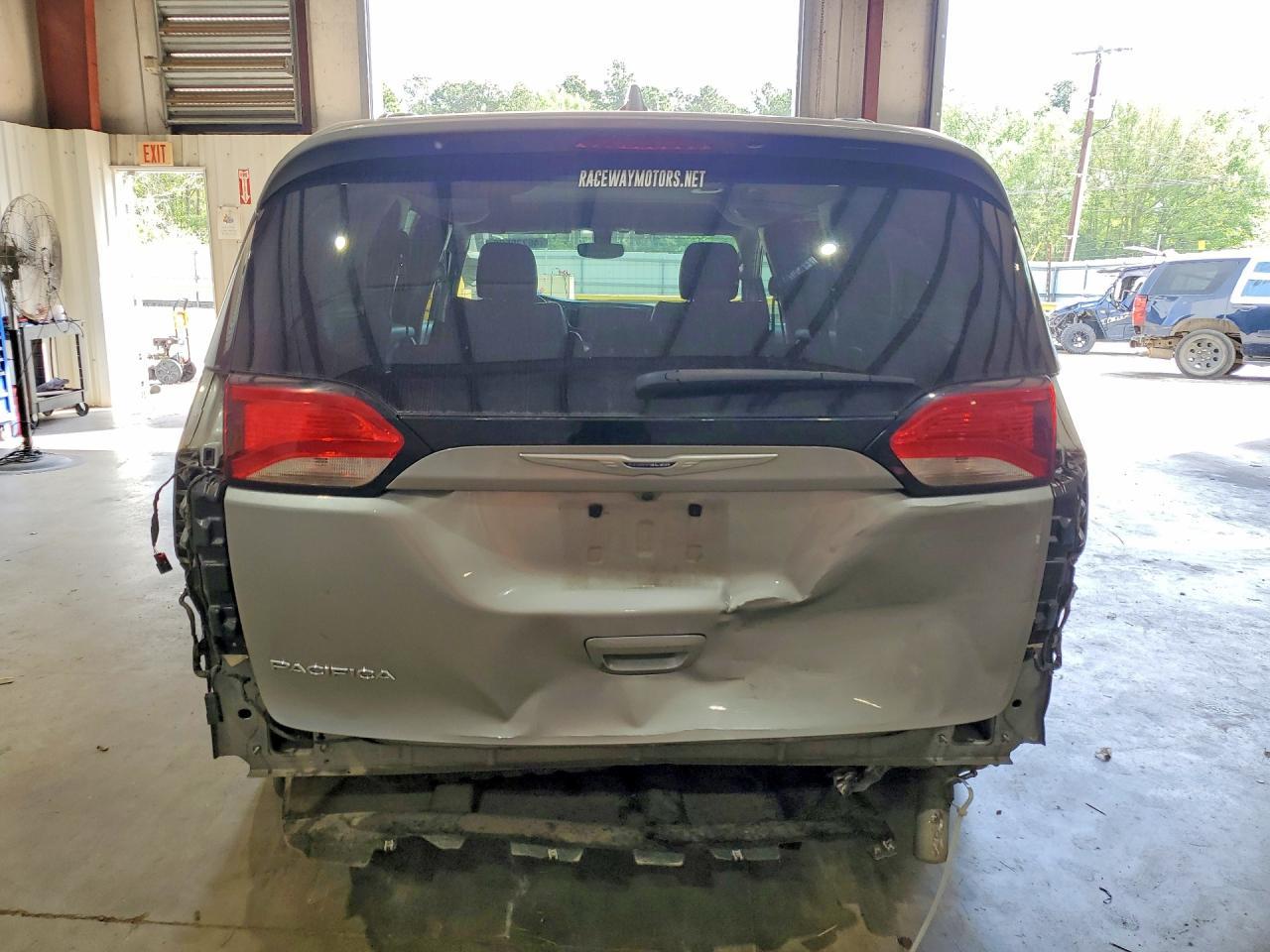 2020 Chrysler Pacifica Touring L - Фото 6