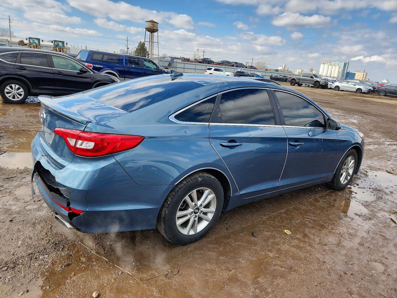 2017 Hyundai Sonata Base - Image 3