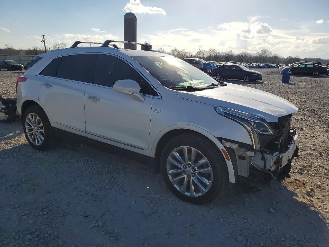 2017 Cadillac Xt5 Platinum - Image 4