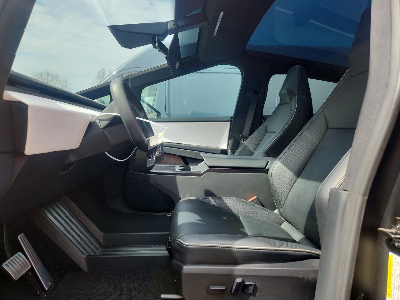 2024 Tesla Cybertruck Cyberbeast - Image 7