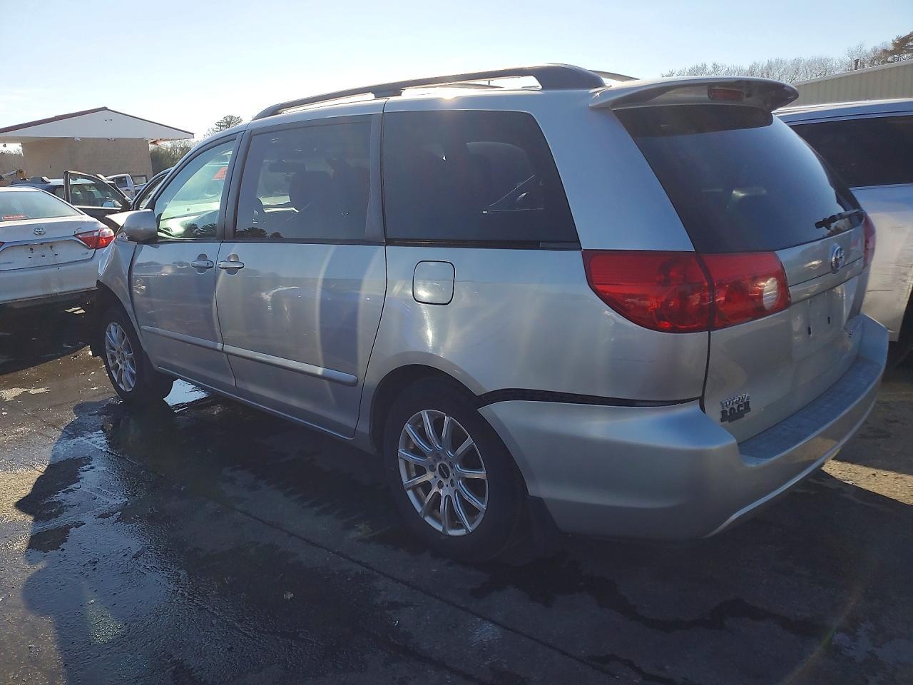 2006 Toyota Sienna Xle 7 Passenger - Фото 2