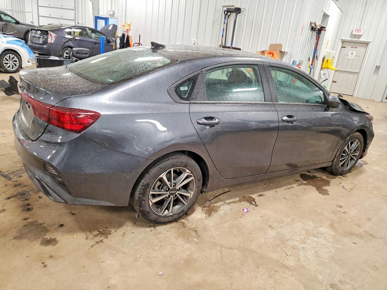 2024 Kia Forte Lxs - Image 3
