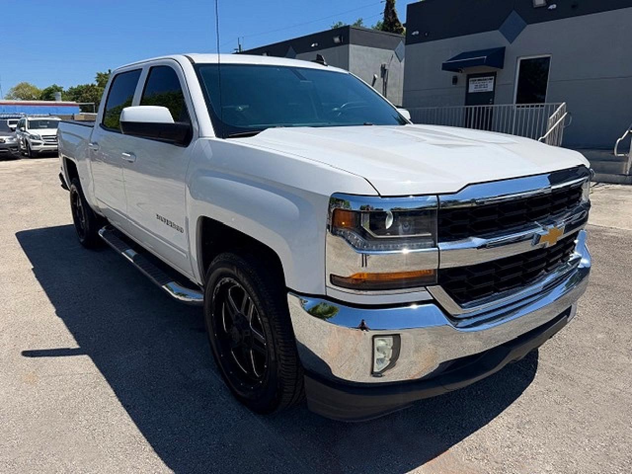 2018 Chevrolet Silverado C1500 Lt - Image 4