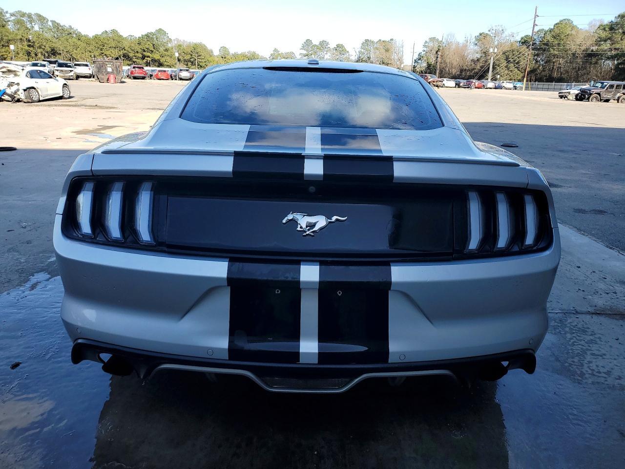 2015 Ford Mustang - Фото 6