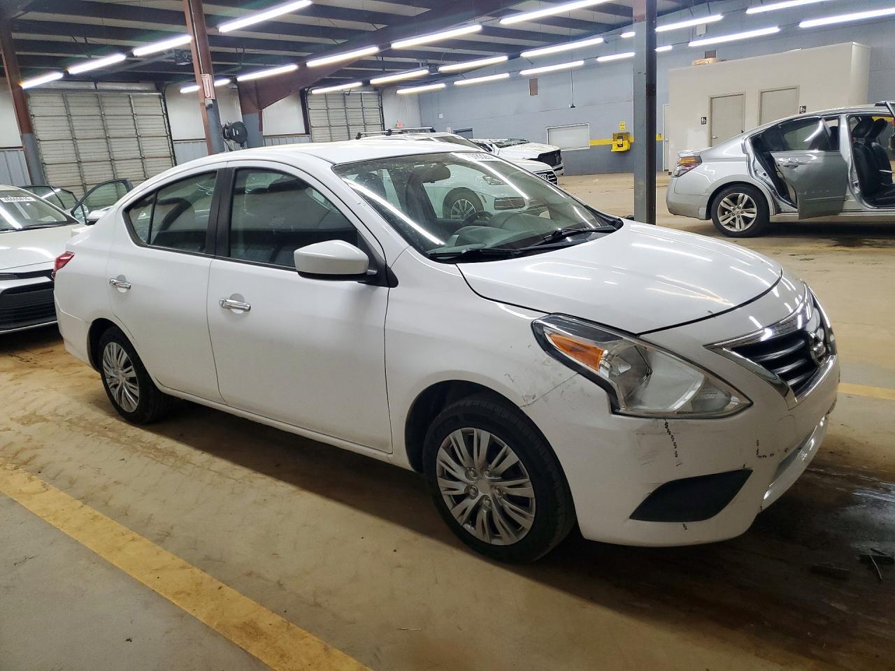 2018 Nissan Versa Sv - Фото 4
