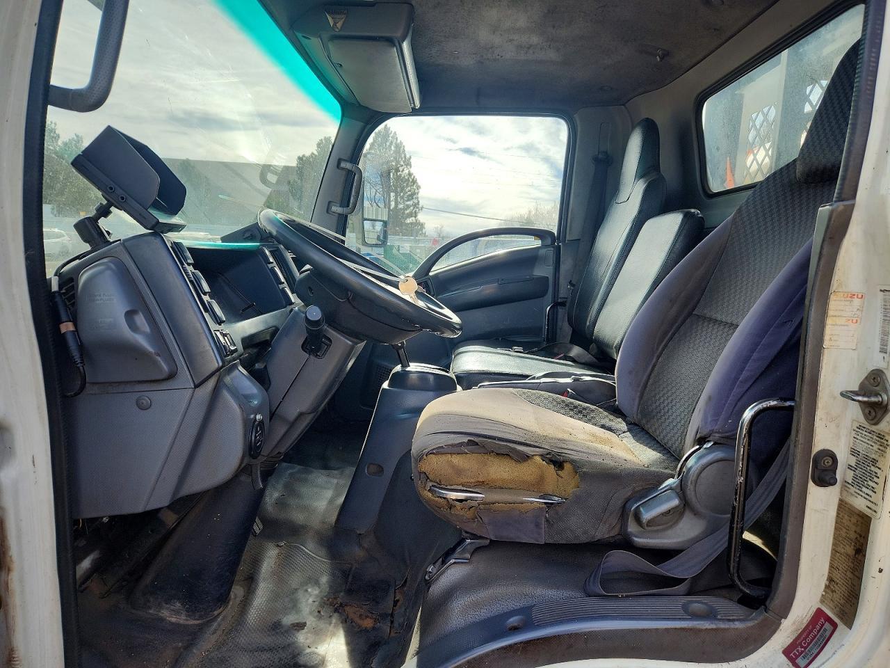 2012 Isuzu Npr Utility / Service Truck - Image 7