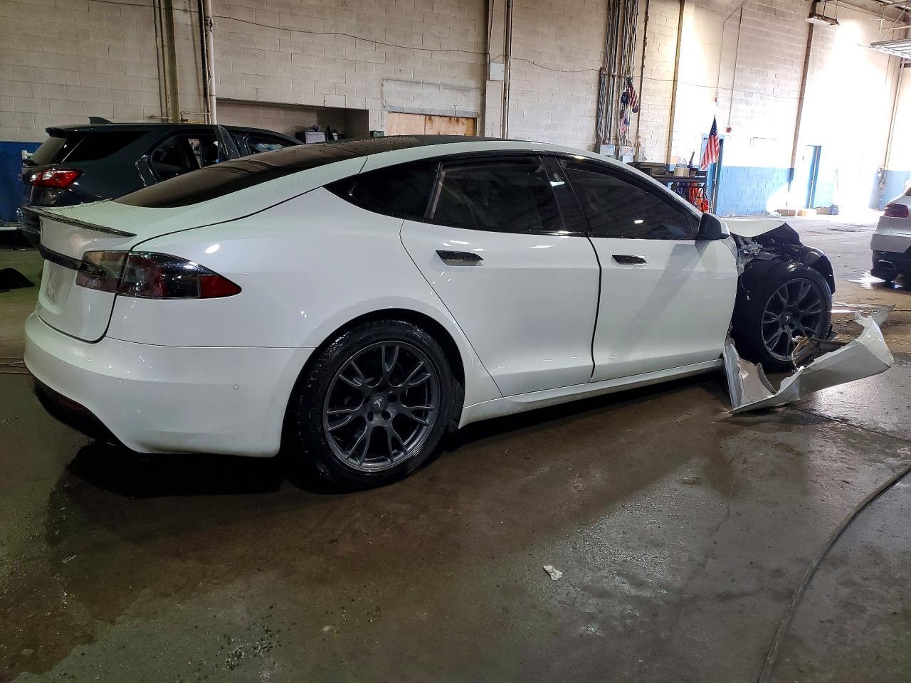 2022 Tesla Model S - Image 3
