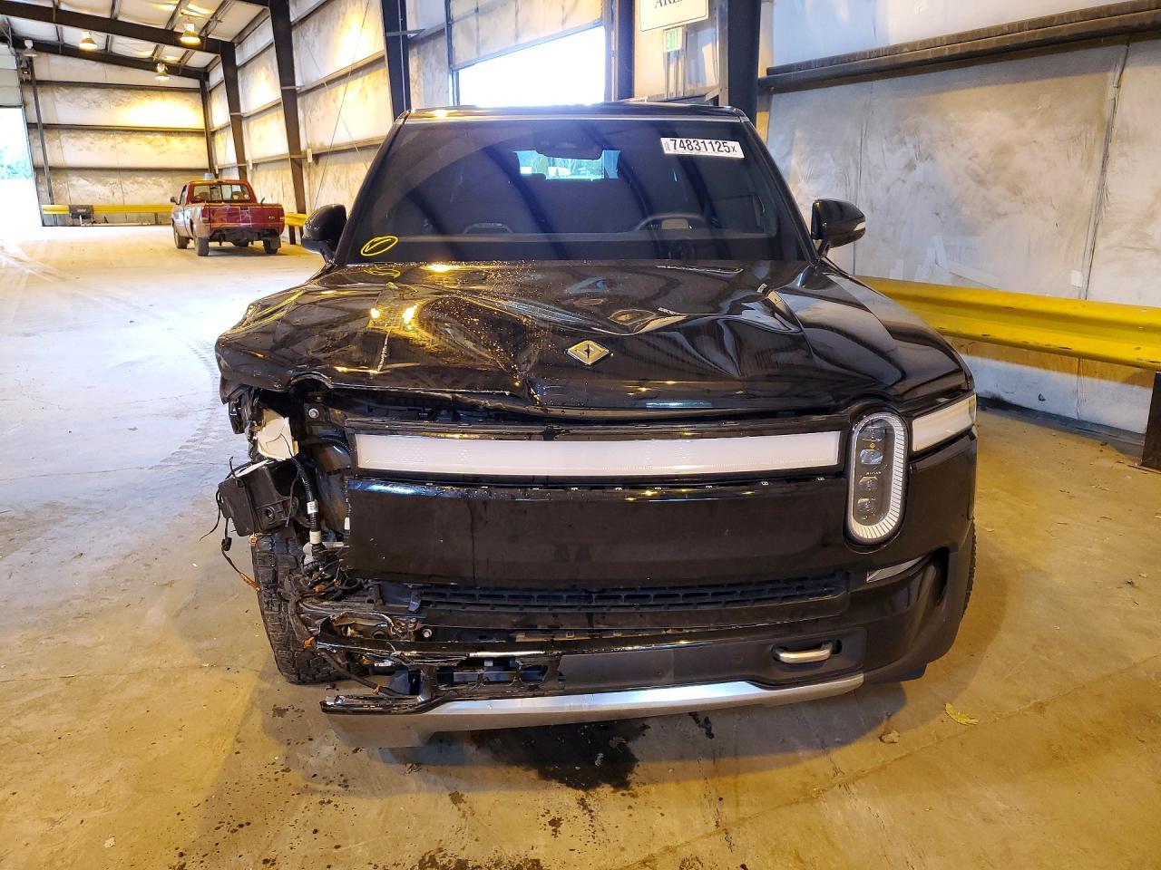 2023 Rivian R1S Adventure - Фото 5