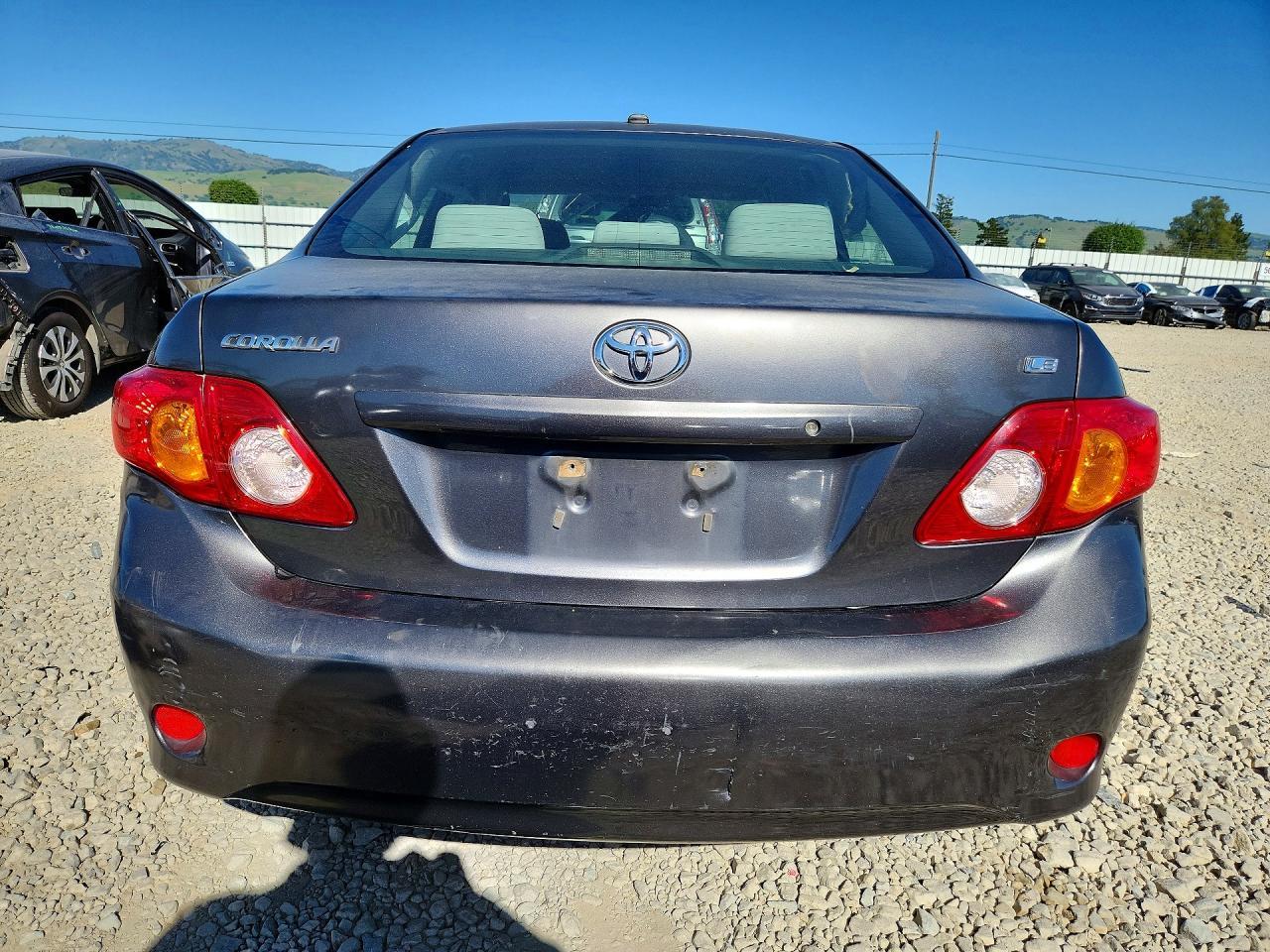 2010 Toyota Corolla Le - Фото 6