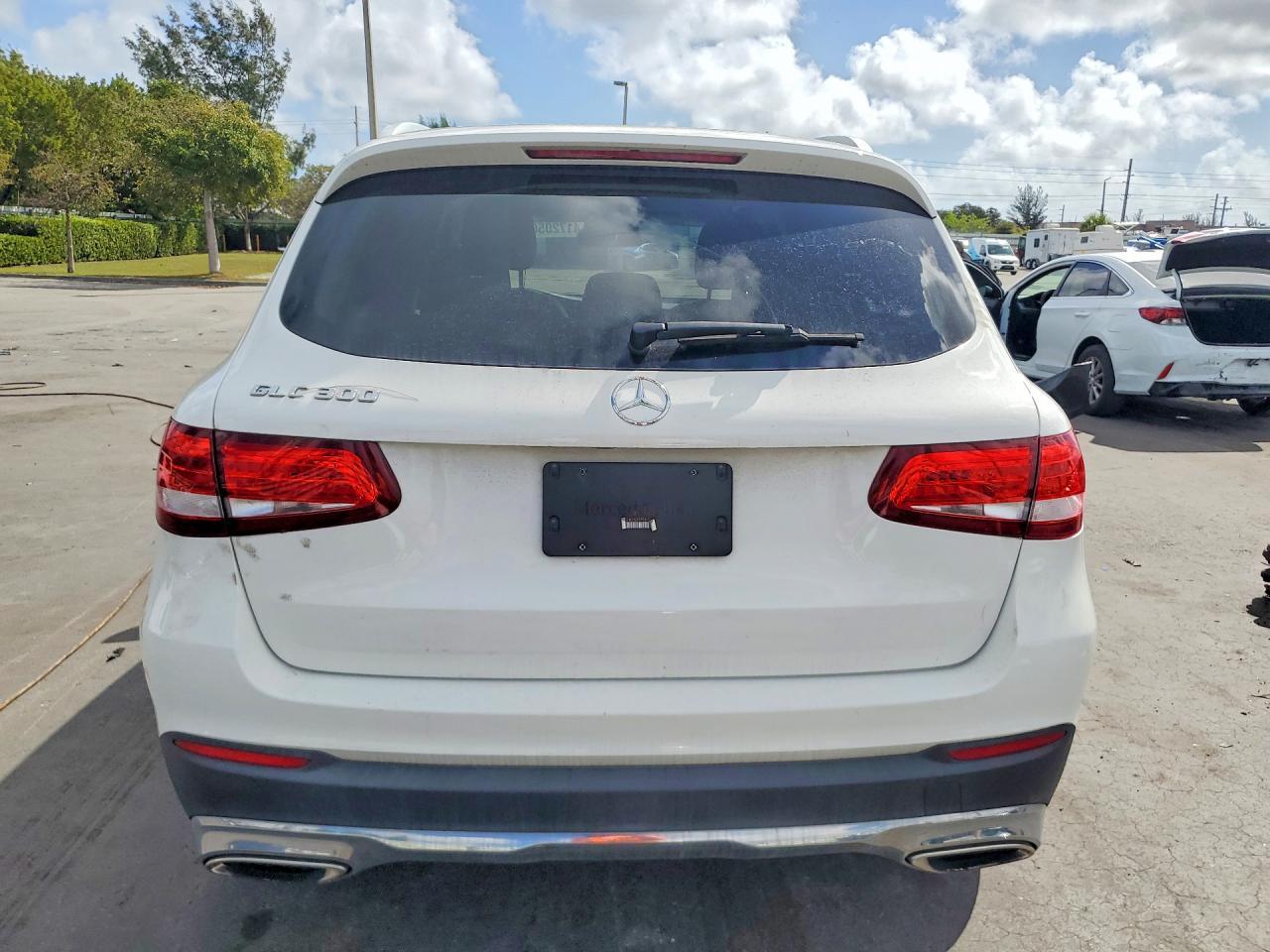 2018 Mercedes-Benz Glc 300 - Image 6