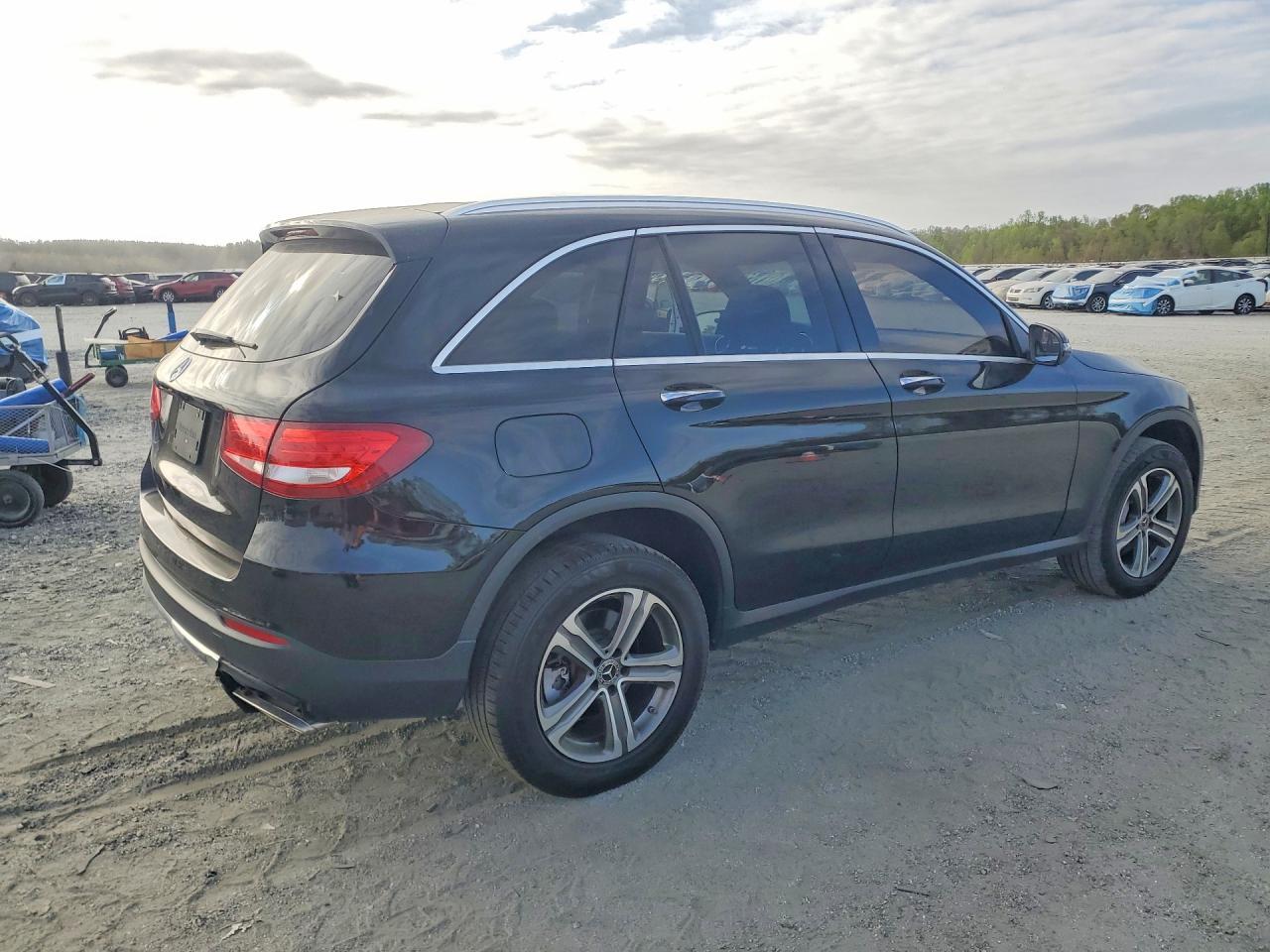 2018 Mercedes-Benz Glc 300 - Image 3