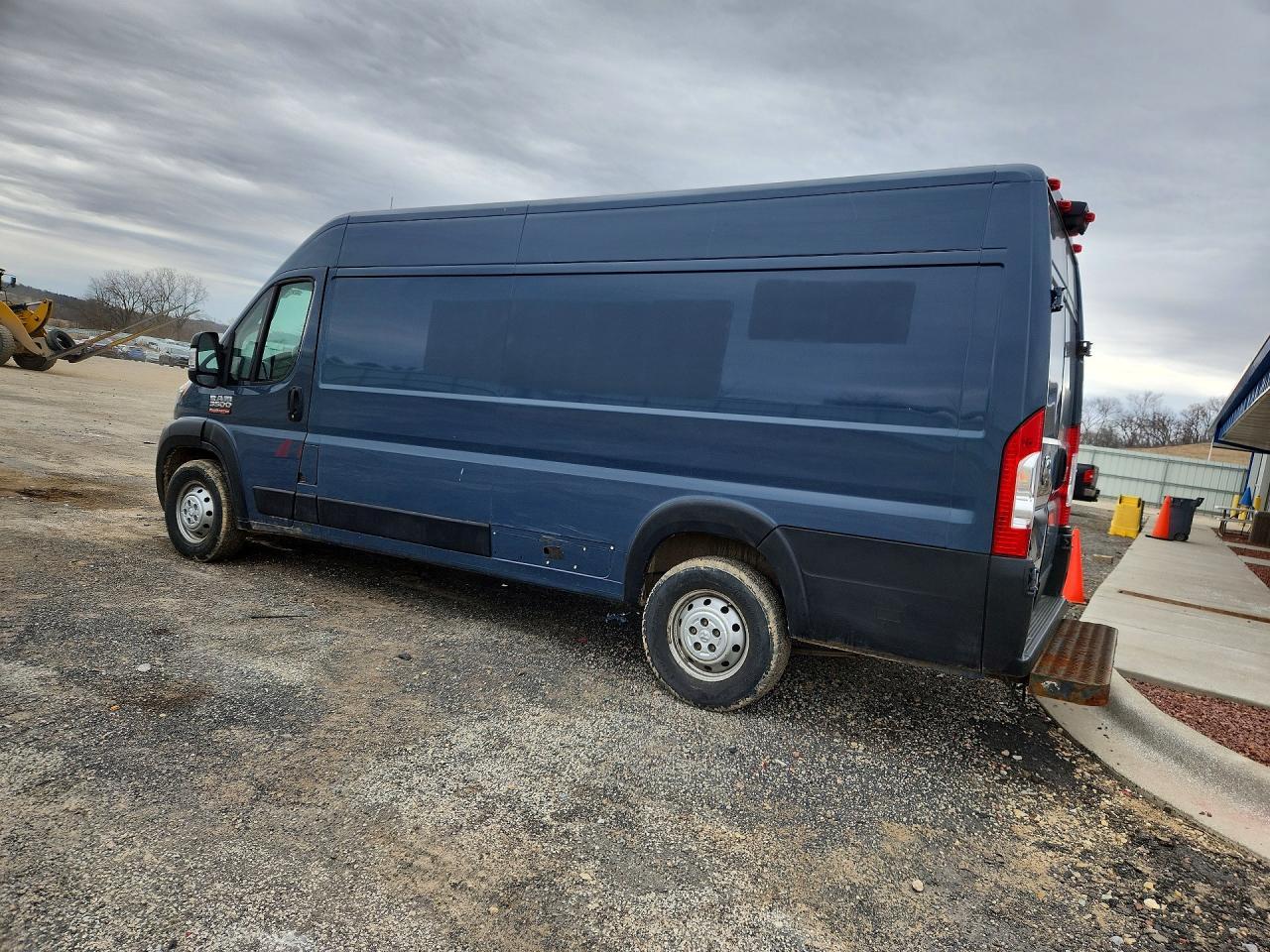 2020 Ram Promaster 3500 Delivery Van - Фото 2