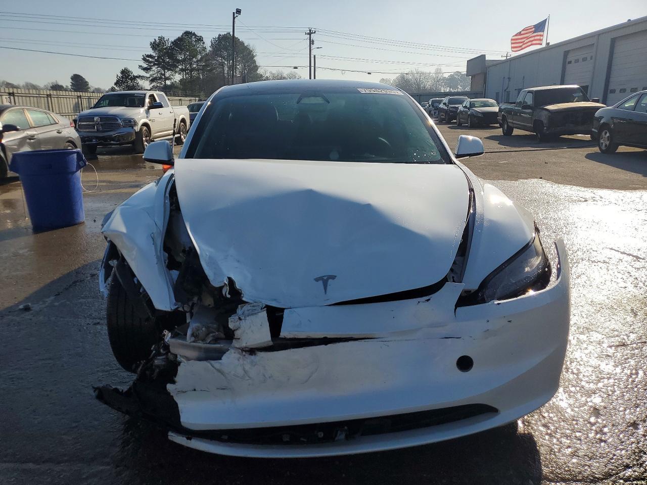 2024 Tesla Model 3 - Фото 5