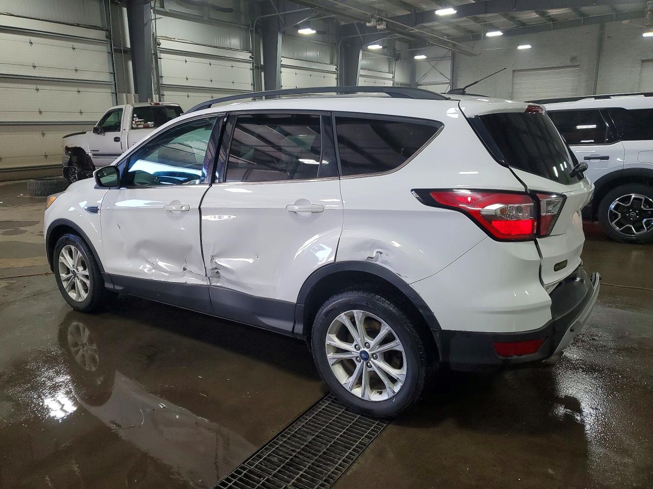 2018 Ford Escape Se - Фото 2