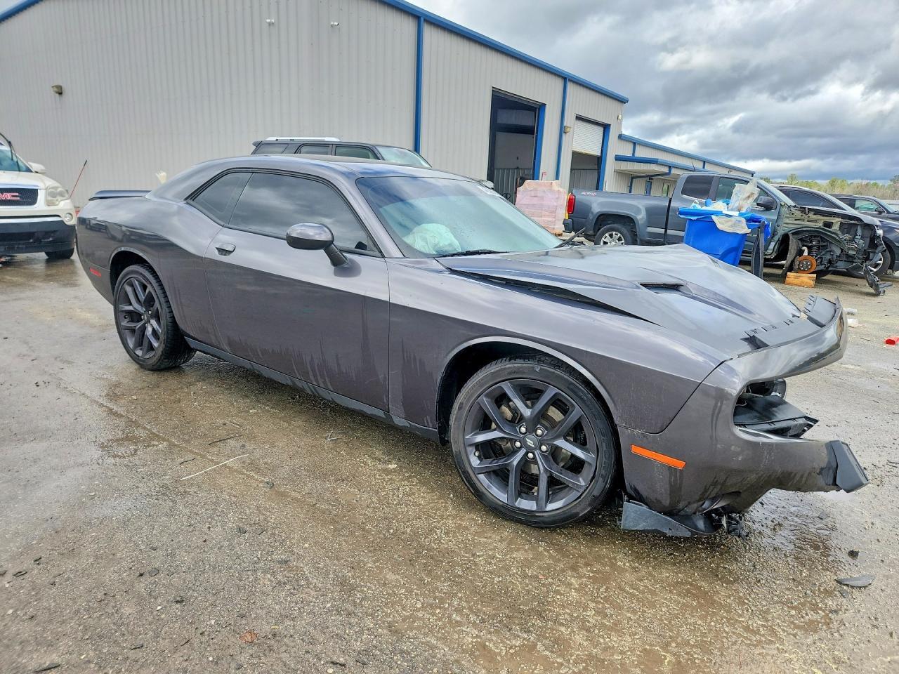 2022 Dodge Challenger Sxt - Image 4