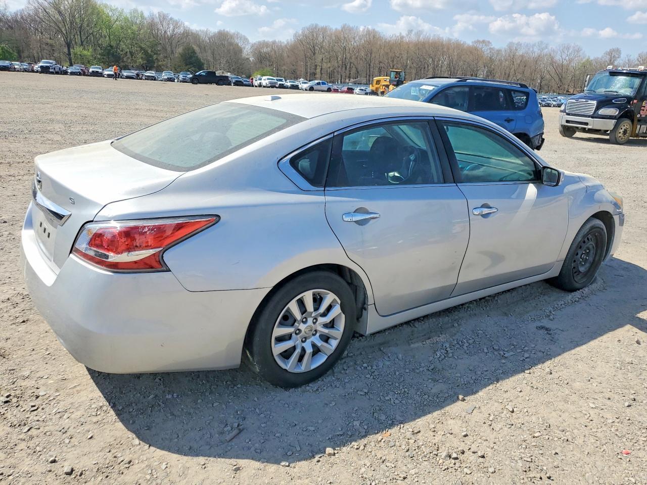 2015 Nissan Altima 2.5 S - Image 3