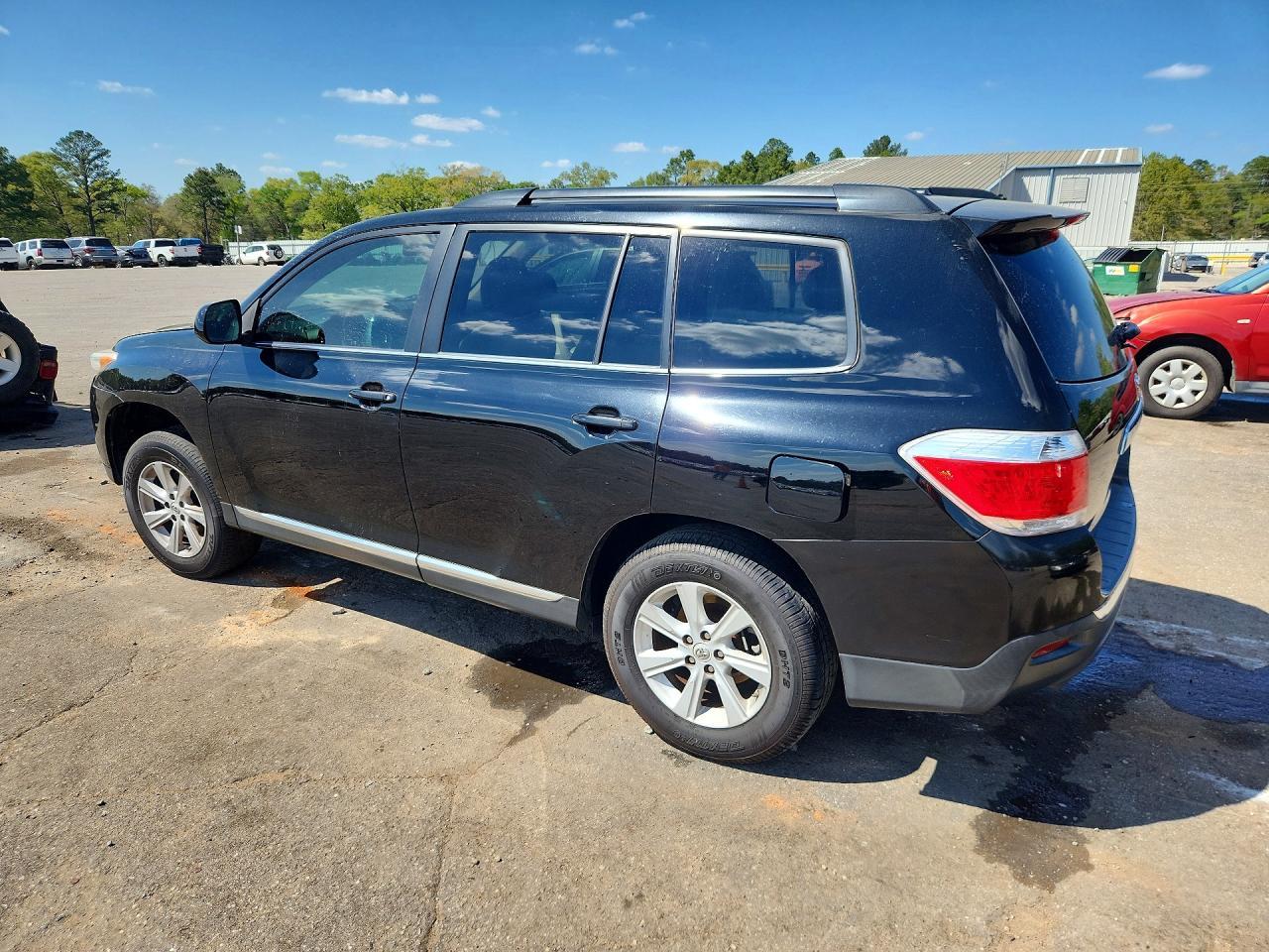 2012 Toyota Highlander Base - Image 2