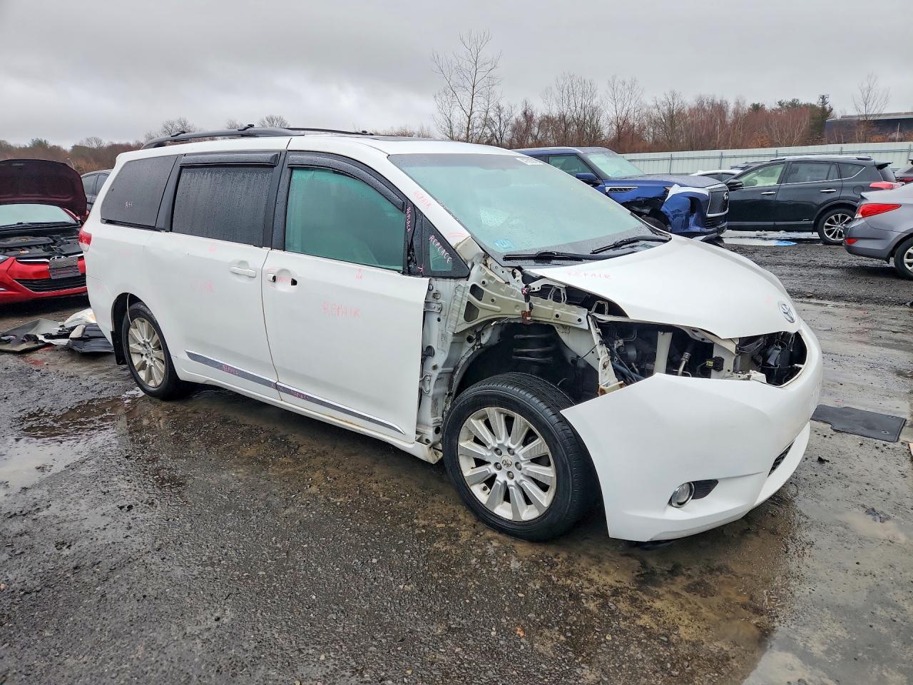2012 Toyota Sienna Xle 7-Passenger - Фото 4