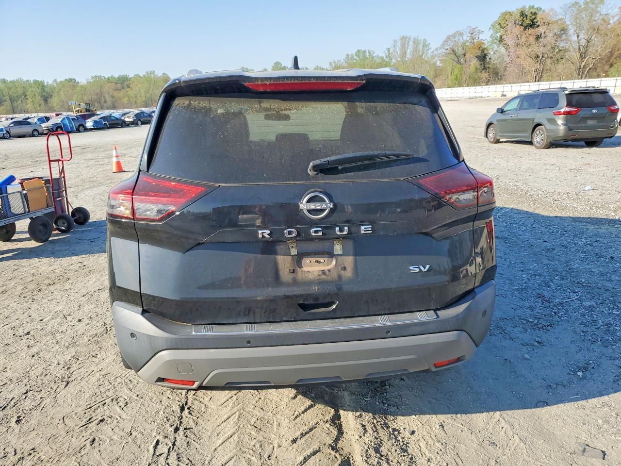 2022 Nissan Rogue Sv - Image 6