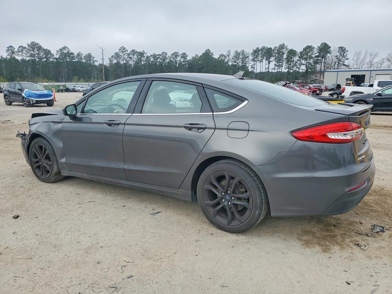 2020 Ford Fusion Se - Фото 2