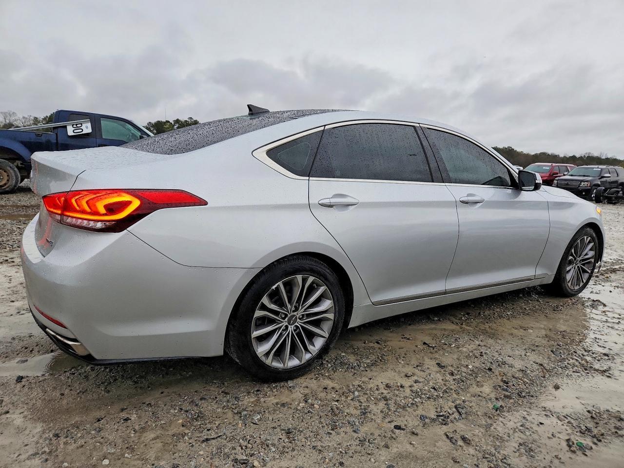 2015 Hyundai Genesis 3.8L - Фото 3