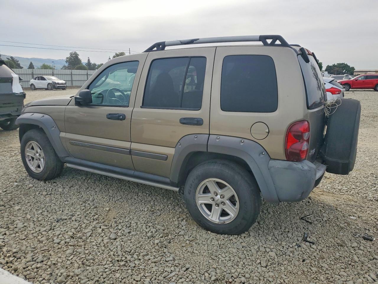 2005 Jeep Liberty Renegade - Фото 2