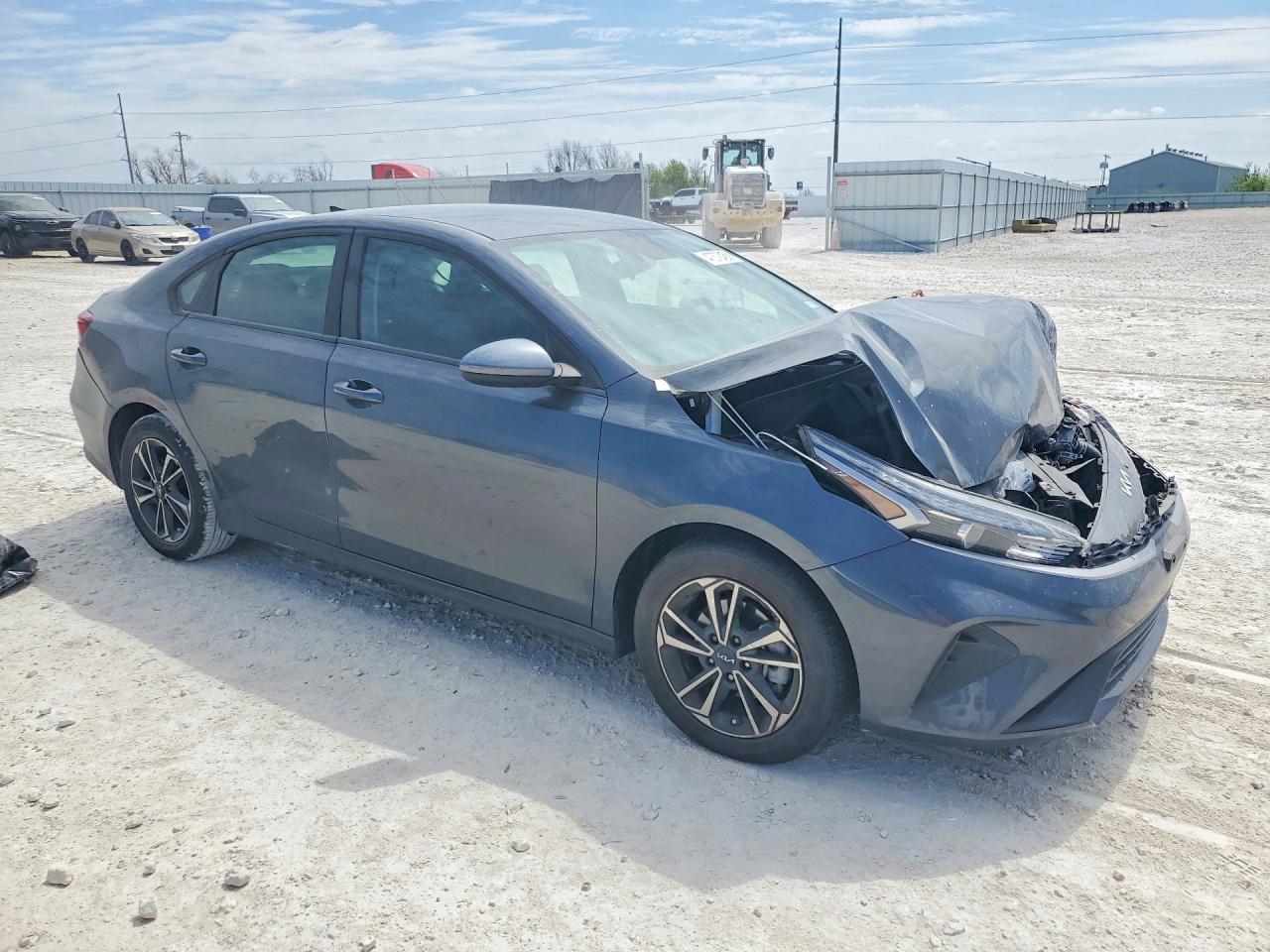 2024 Kia Forte Lxs - Image 4