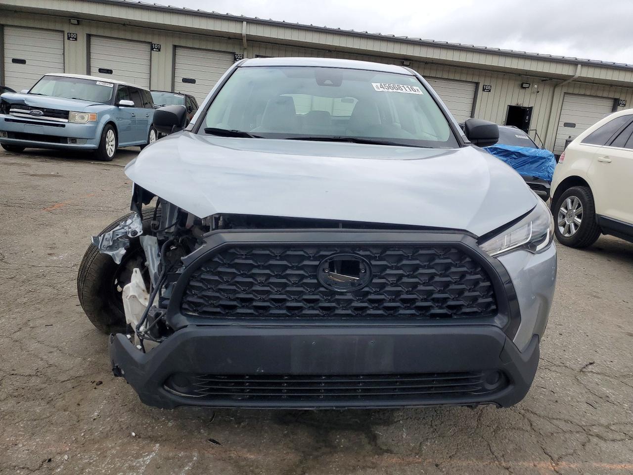 2022 Toyota Corolla Cross L - Image 5