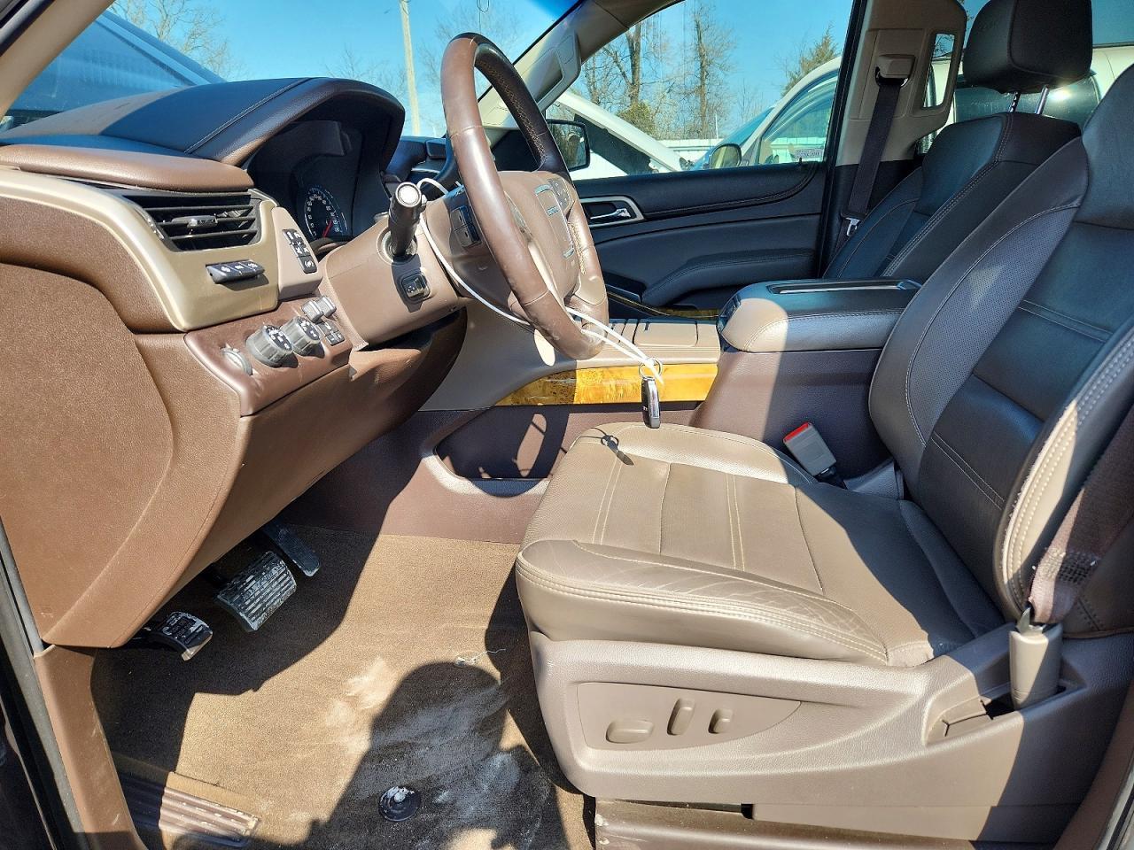 2017 GMC Yukon Denali - Фото 7