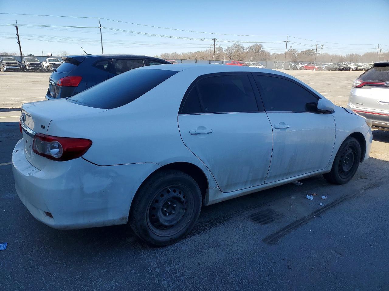 2013 Toyota Corolla Le - Фото 3