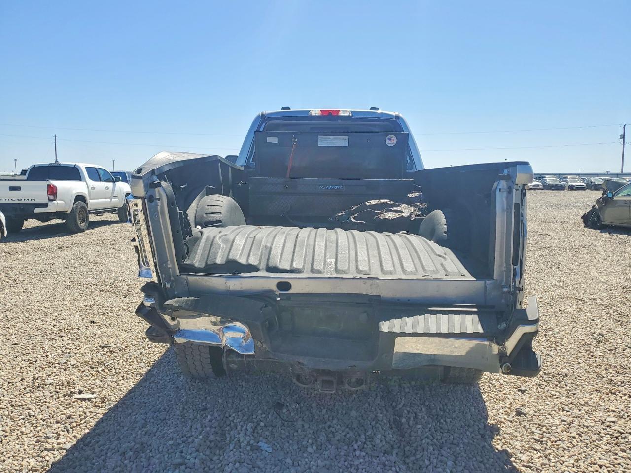 2023 Ford F350 Super Duty - Image 6