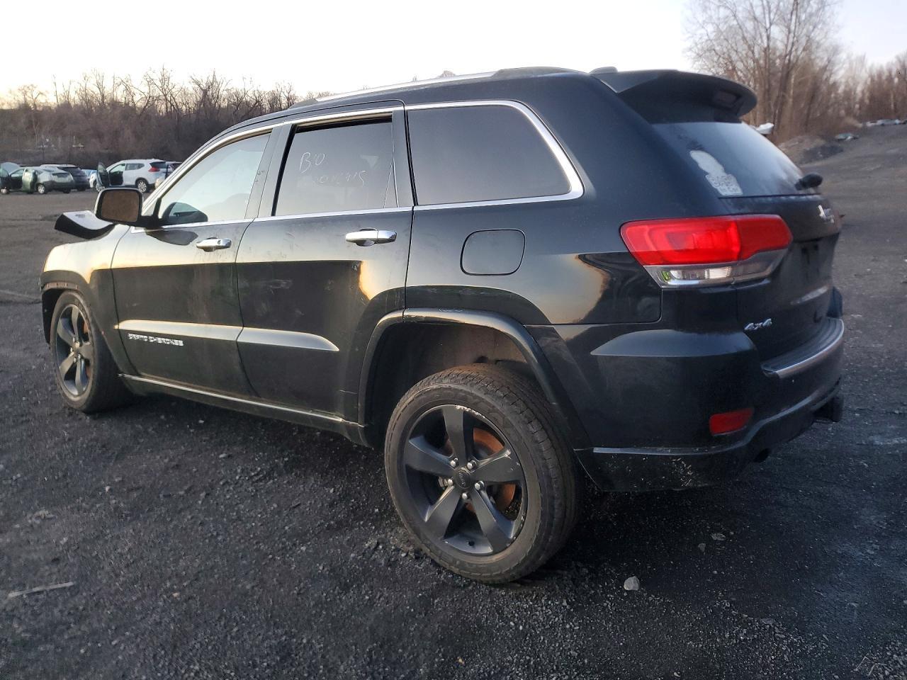 2015 Jeep Grand Cherokee Overland - Image 2