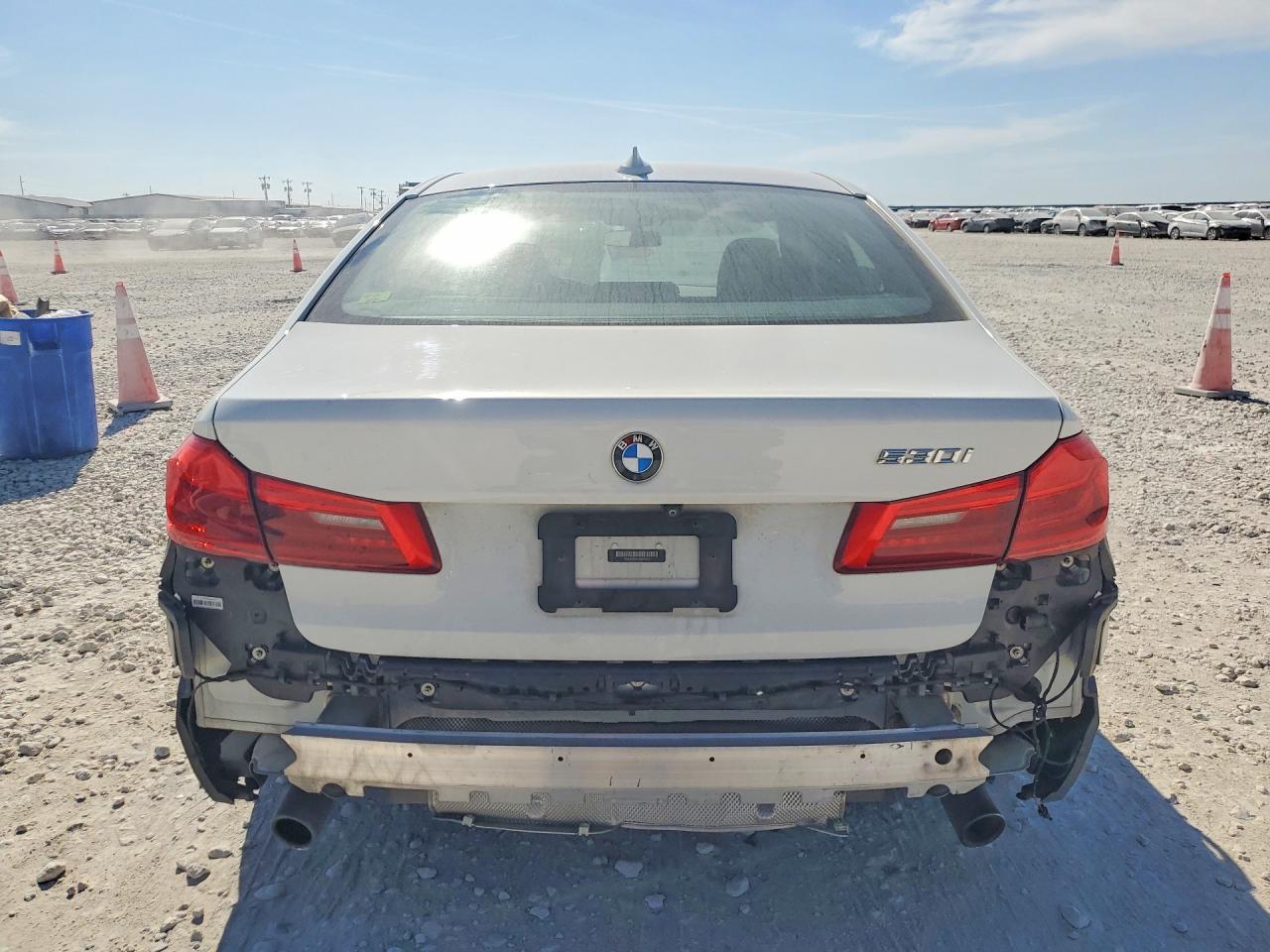 2020 BMW 530 I - Фото 6