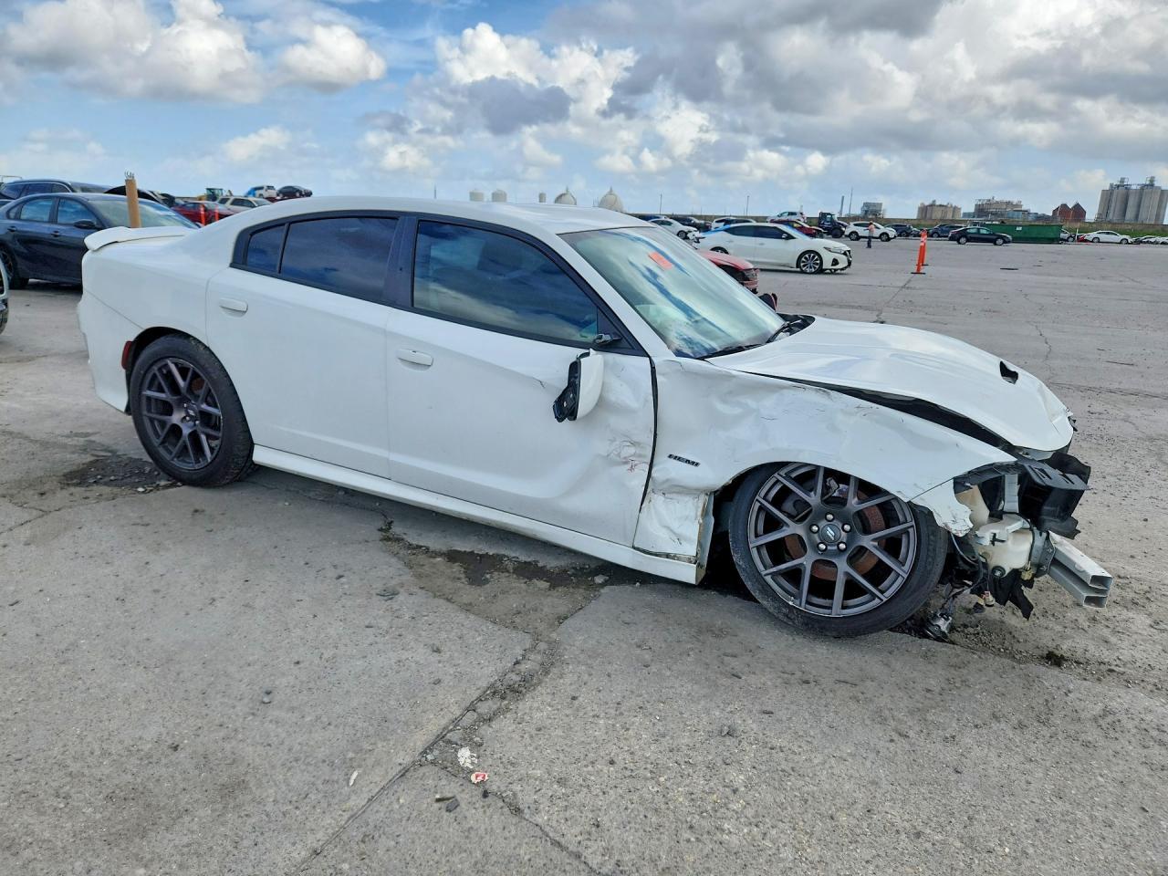 2019 Dodge Charger R - Image 4