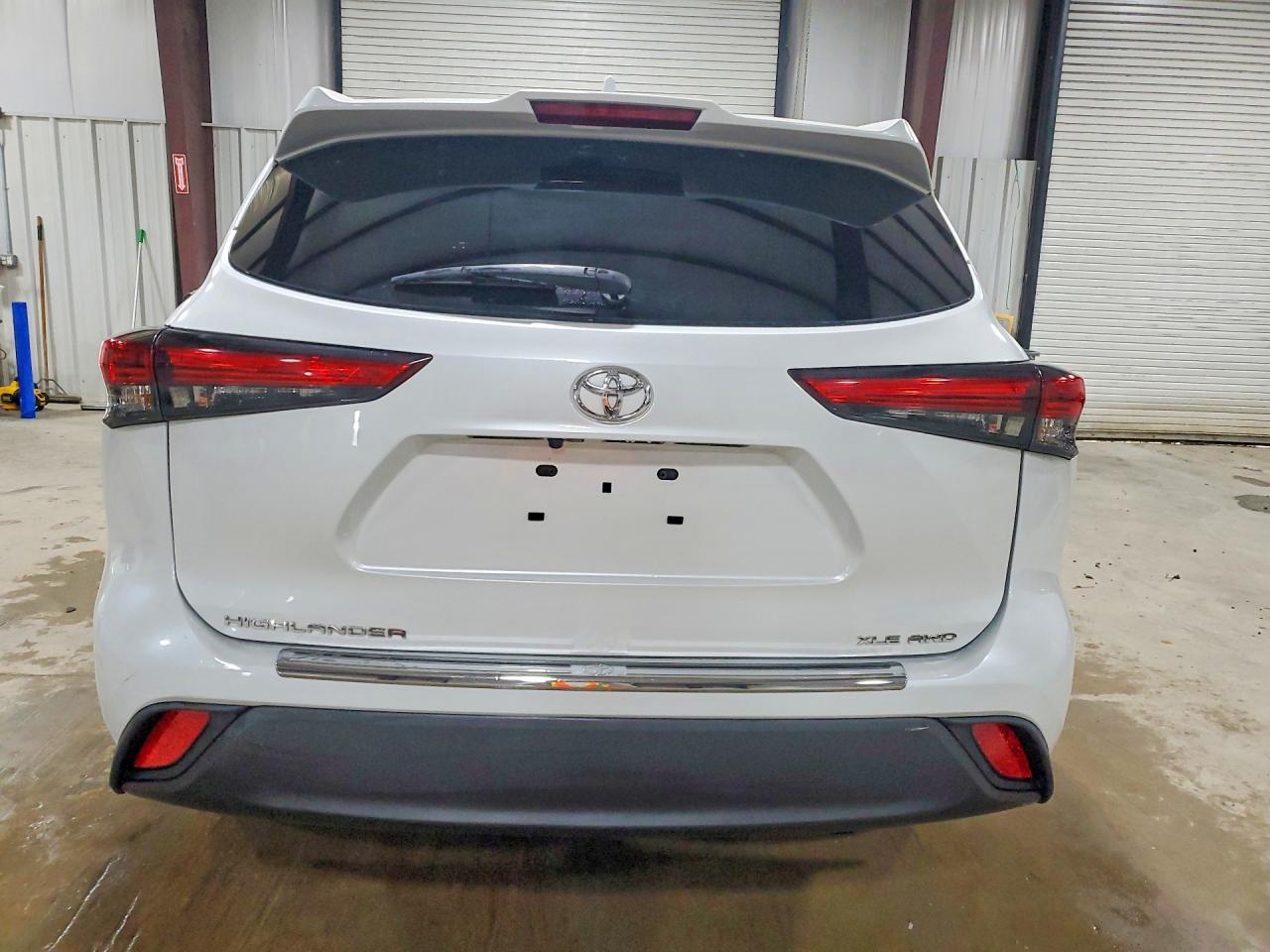 2022 Toyota Highlander Xle - Image 6