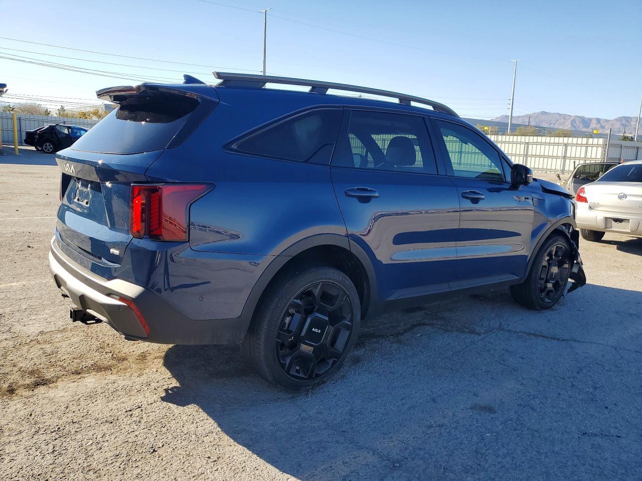 2024 Kia Sorento X-Line Sx Prestige - Image 3