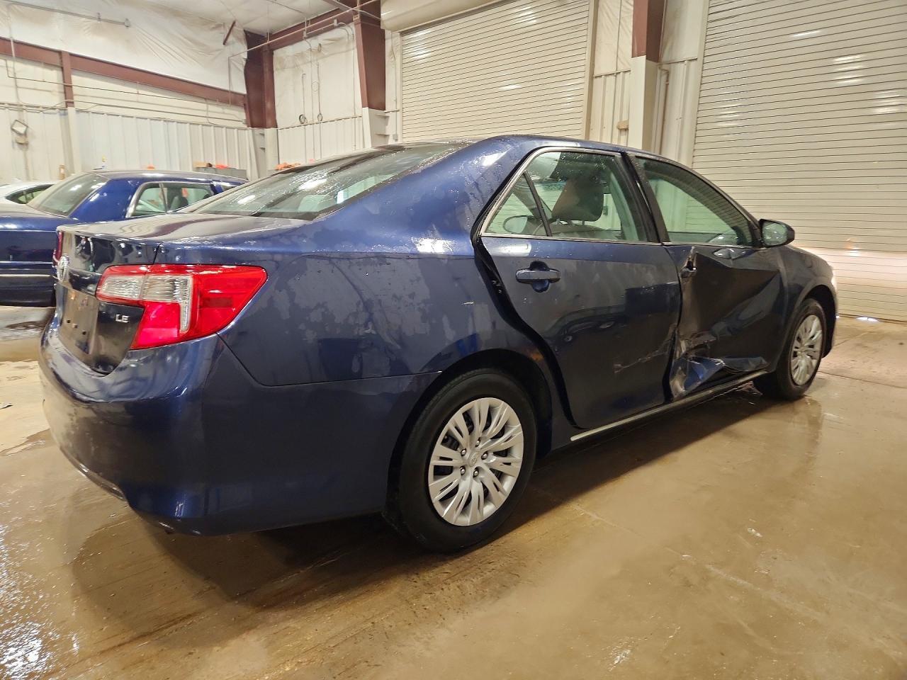 2014 Toyota Camry Le - Image 3
